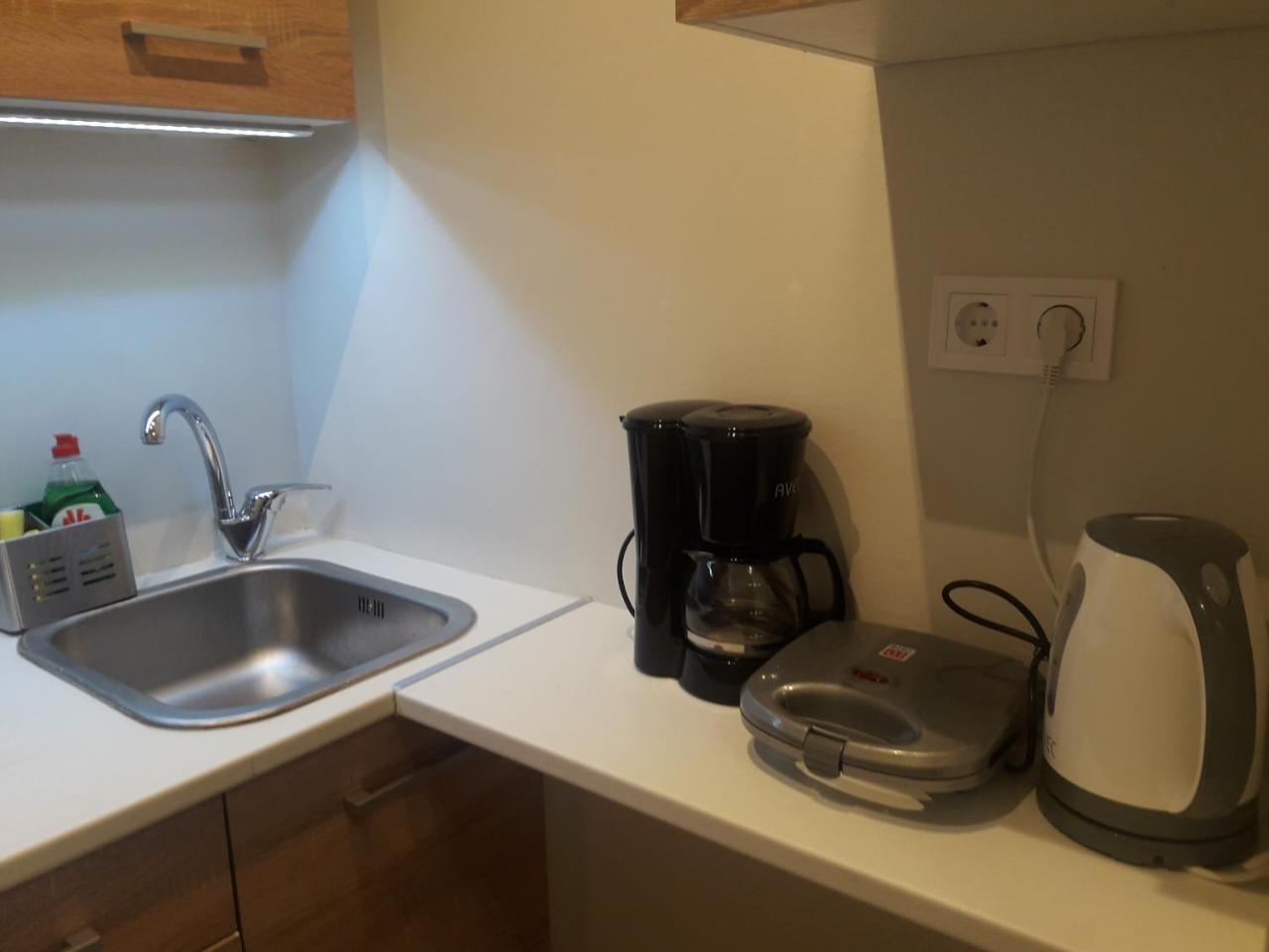 אתונה Studio Posh With Garden In Kolonaki מראה חיצוני תמונה