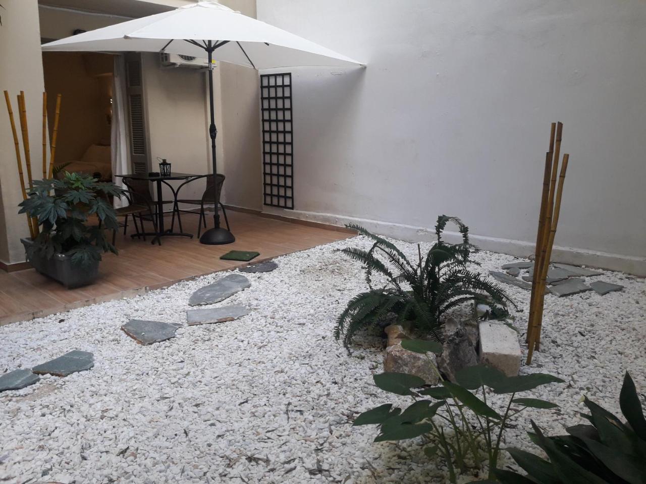 אתונה Studio Posh With Garden In Kolonaki מראה חיצוני תמונה